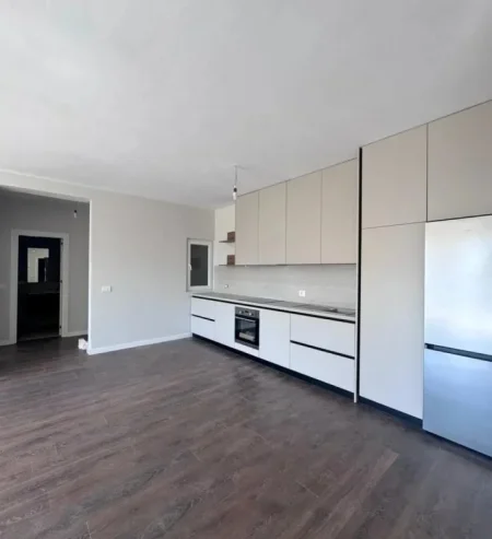 Tirane, jepet me qera apartament 2+1 Kati 2, 125 m² 600 € (Bulevardi i Ri)