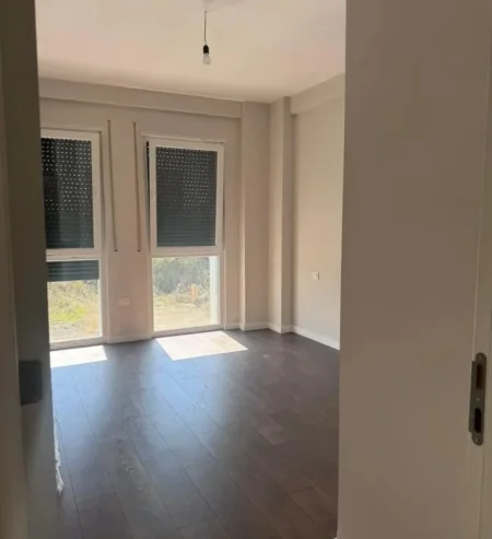 Tirane, jepet me qera apartament 2+1 Kati 2, 125 m² 600 € (Bulevardi i Ri)