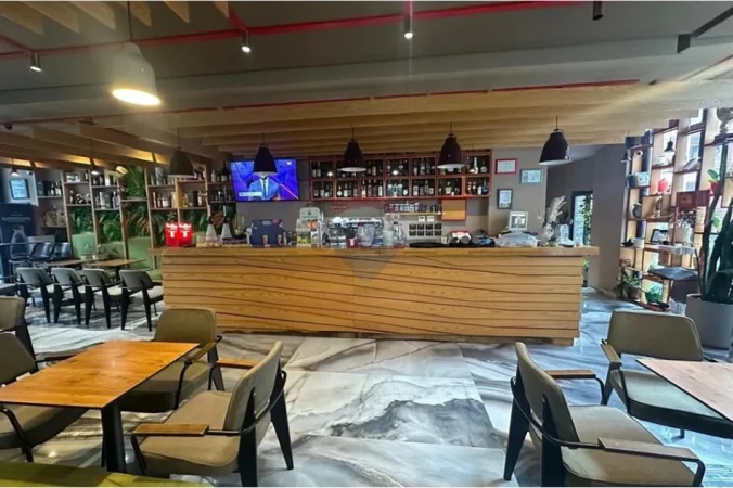 Tirane, shitet bar-kafe , 123 m² 250.000 € 
