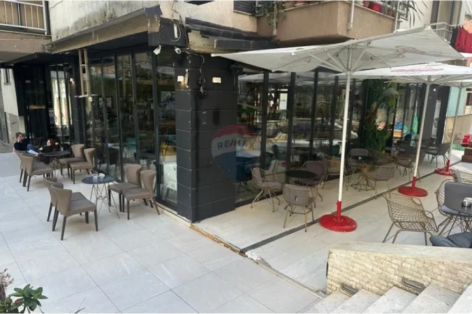 Tirane, shitet bar-kafe , 123 m² 250.000 € 