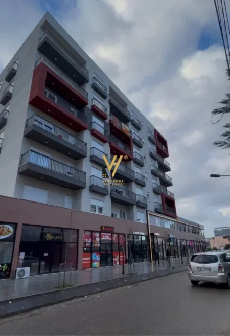 Tirane, shitet ambjent biznesi Kati 0, 93 m² 231.750 € (KAMEZ)