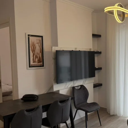 Tirane, jepet me qera apartament 2+1+Ballkon , 100 m² 900 € (Bulevardi i Ri)