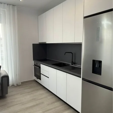 Tirane, jepet me qera apartament 2+1+Ballkon , 100 m² 900 € (Bulevardi i Ri)