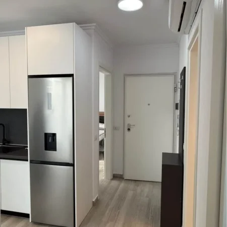Tirane, jepet me qera apartament 2+1+Ballkon , 100 m² 900 € (Bulevardi i Ri)