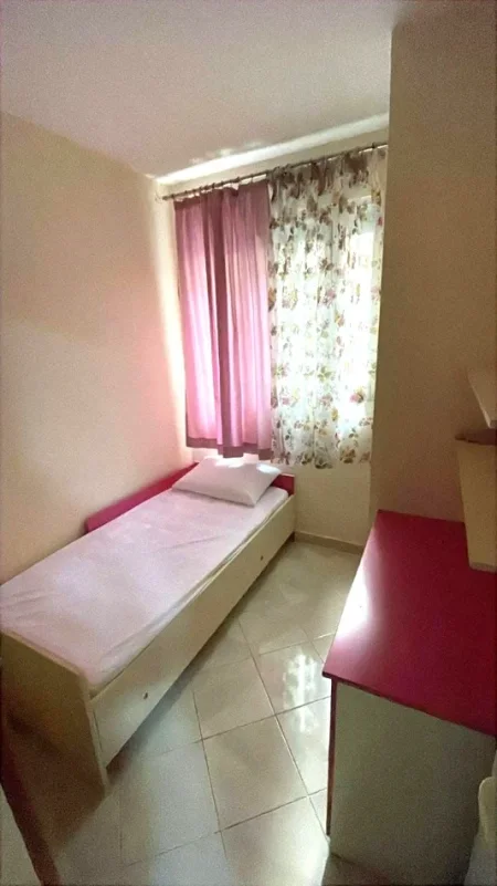 🏡 Jepet me Qera Super Apartament 2+1 tek Bulevardi Zogu i Pare,,  450 mije leke