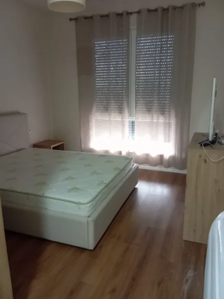 Tirane, jepet me qera apartament 2+1 Kati 6, 600 € (5 Maji)