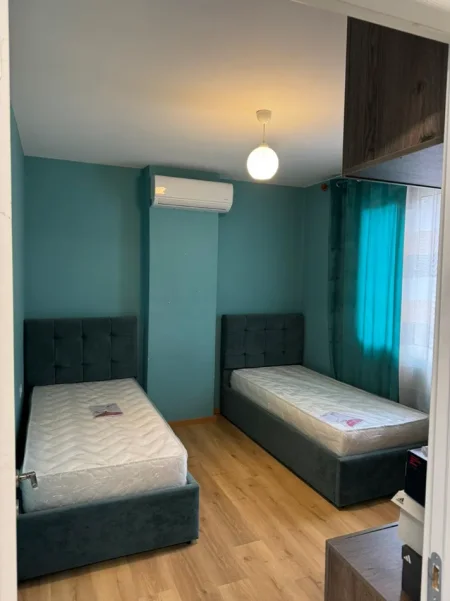 Tirane, jepet me qera apartament 3+1+Ballkon Kati 3, 92 m² 550 € (KOPSHTI BOTANIK)