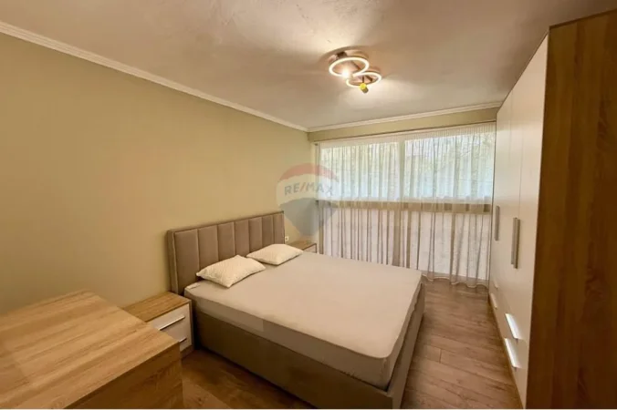 Tirane, jepet me qera apartament 3+1 Kati 0, 175 m² 570 € (Fresku)
