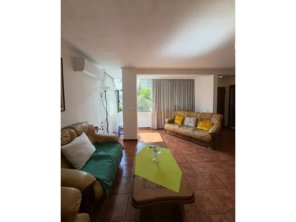 Tirane, shitet apartament 2+1 Kati 2, 100 m² 235.000 € (Zogu i Zi)