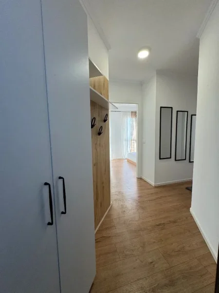 Tirane, jepet me qera apartament 3+1+Aneks+Ballkon , 100 m² 1.000 € (MINE PEZA)