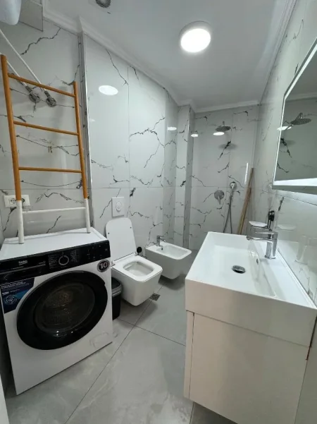 Tirane, jepet me qera apartament 3+1+Aneks+Ballkon , 100 m² 1.000 € (MINE PEZA)