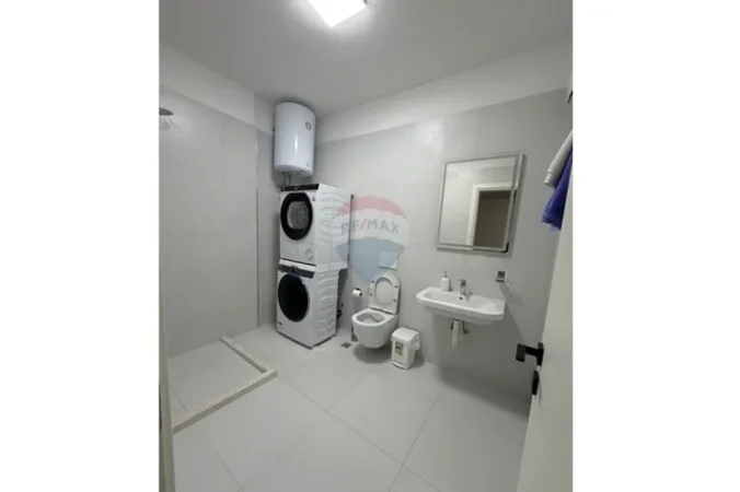 Tirane, jepet me qera apartament 2+1+Aneks+Ballkon Kati 5, 104 m² 700 € (Porcelan)