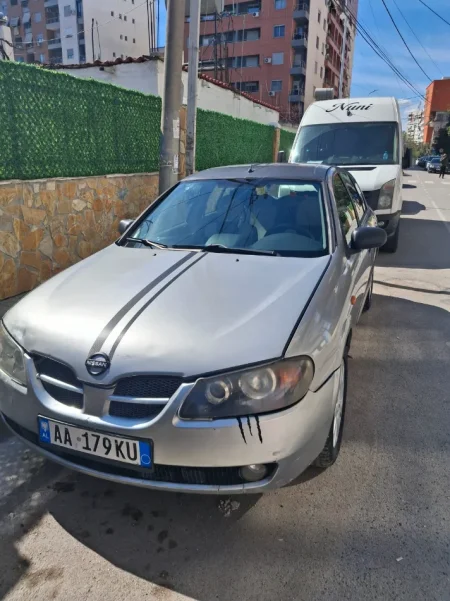 Tirane, shes makine Nissan Almera Nafte, gri metalizato manuale Klima 256.000 km 1.500 €