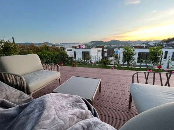 Tirane, shitet Vile 4+1 , 270 m² 1.000.000 € 