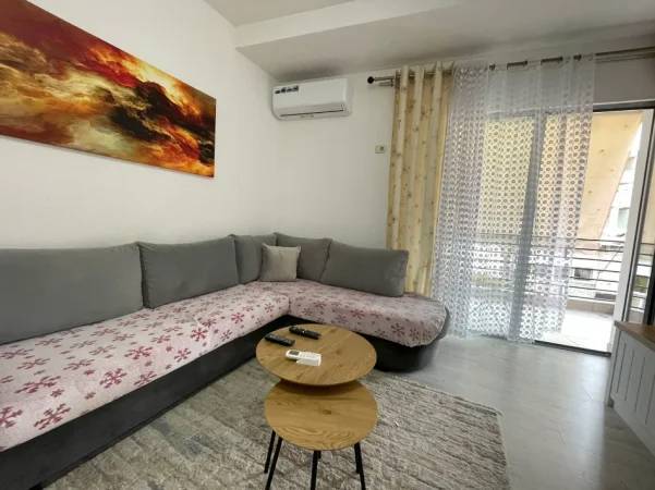 🏠 Me Qera: Apt. 2+1 & 2 Bllk (📍Selvia / Përball Gjimnazit Partizani)🔥 10 min nga Qëndra || Hera e parë me qera ✨️ 75,000 Lekë/ Muaji 💶