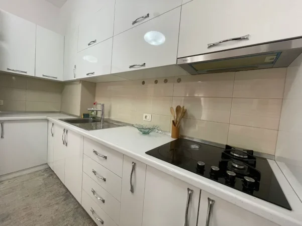 🏠 Me Qera: Apt. 2+1 & 2 Bllk (📍Selvia / Përball Gjimnazit Partizani)🔥 10 min nga Qëndra || Hera e parë me qera ✨️ 75,000 Lekë/ Muaji 💶