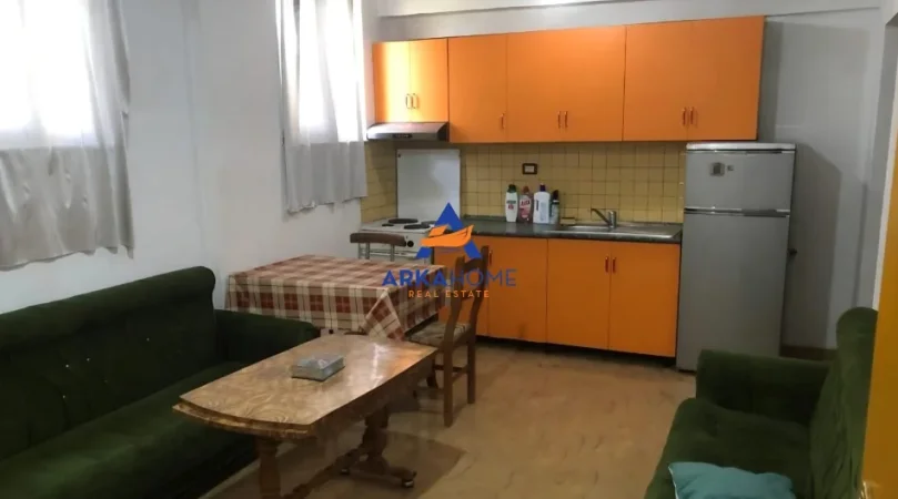 Tirane, jepet me qera apartament 1+1 Kati 1, 65 m² 365 € 