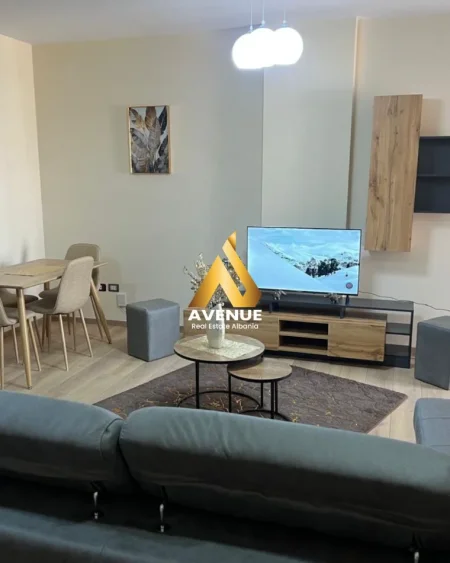 Tirane, jepet me qera apartament 1+1 Kati 4, 68 m² 700 € (rruga kavajes)