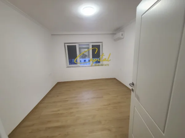 Tirane, jepet me qera zyre Kati 3, 80 m² 1.200 € (PAZARI I RI)