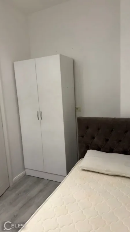 Tirane, jepet me qera apartament 2+1+Aneks+Ballkon Kati 3, 78 m² 700 € (5 MAJI)