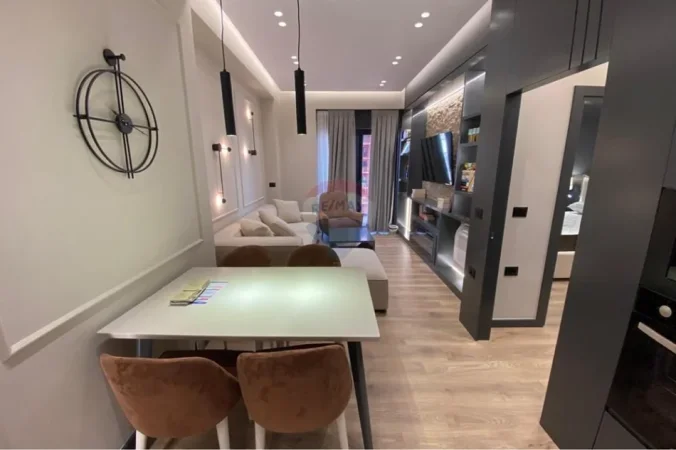 Tirane, jepet me qera apartament 1+1+Aneks+Ballkon Kati 9, 73 m² 1.000 € (Tirana Garden Building)