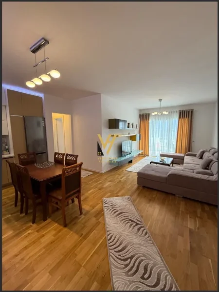 Tirane, jepet me qera apartament 2+1+Ballkon Kati 3, 110 m² 1.000 € (KOPSHTI BOTANIK)