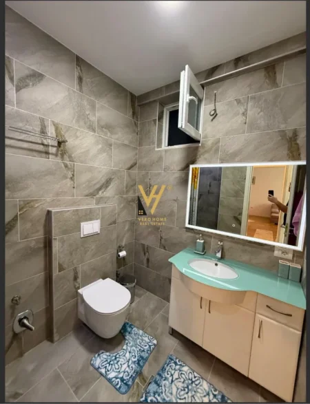 Tirane, jepet me qera apartament 2+1+Ballkon Kati 3, 110 m² 1.000 € (KOPSHTI BOTANIK)