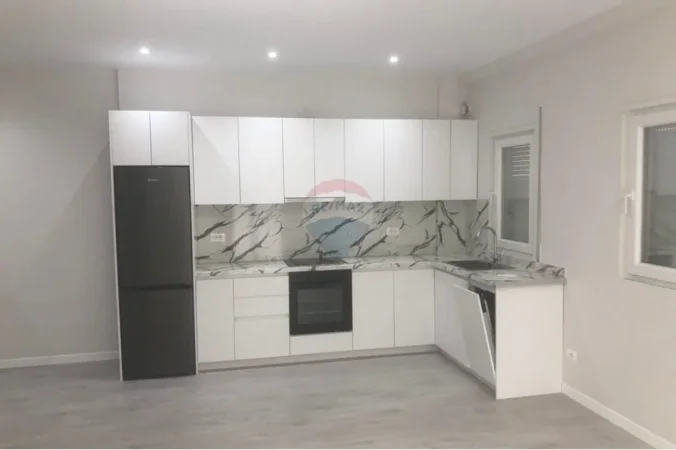 Tirane, jepet me qera apartament 1+1 Kati 3, 80 m² 420 € (Kodra e Priftit)