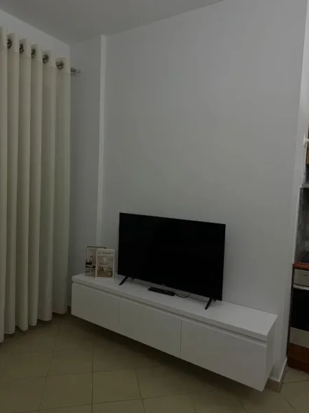 Tirane, jepet me qera apartament 1+1 Kati 3, 70 m² 500 € (kodra e diellit)