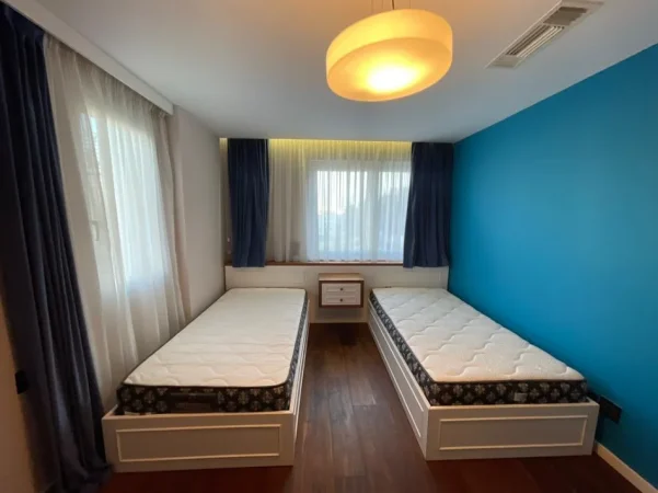 Tirane, jepet me qera apartament 2+1 Kati 3, 198 m² 1.600 € (kopshti botanik)
