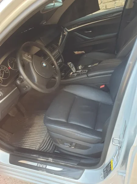 Tirane, shitet makine BMW Seria 5 Benzin, gri metalizato automatik Kondicioner 214.000 km 8500 €