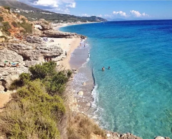 Dhermi - Palase, truall , 4.000 m² 2.900.000 € 