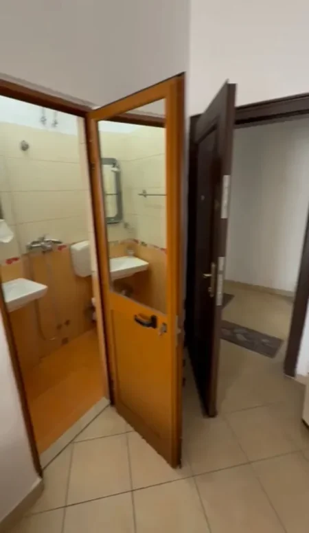 Tirane, jepet me qera garsoniere Kati 5, 35 m² 300 €