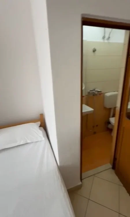 Tirane, jepet me qera garsoniere Kati 5, 35 m² 300 €