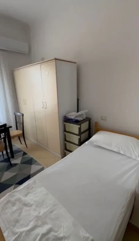 Tirane, jepet me qera garsoniere Kati 5, 35 m² 300 €