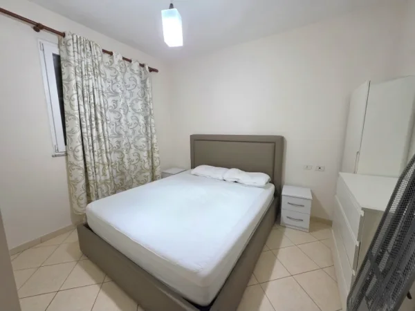 Tirane, jepet me qera apartament 1+1+Ballkon Kati 7, 60 m² 400€ (Bulevardi Migjeni Astir, tek bar Greis)