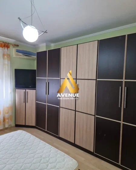 Tirane, jepet me qera apartament 2+1 Kati 8, 80 m² 700 € (Vail Shanto)