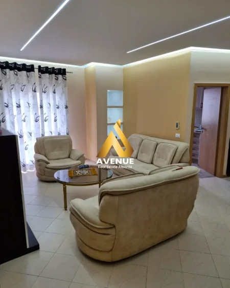 Tirane, jepet me qera apartament 2+1 Kati 8, 80 m² 700 € (Vail Shanto)