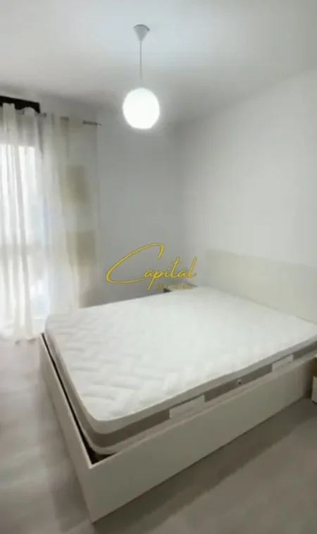 Tirane, jepet me qera apartament 3+1 Kati 2, 120 m² 500 € (5 MAJI)