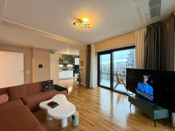 Tirane, jepet me qera apartament 2+1+Ballkon Kati 9, 140 m² 2.200 € (Liqeni artificial)