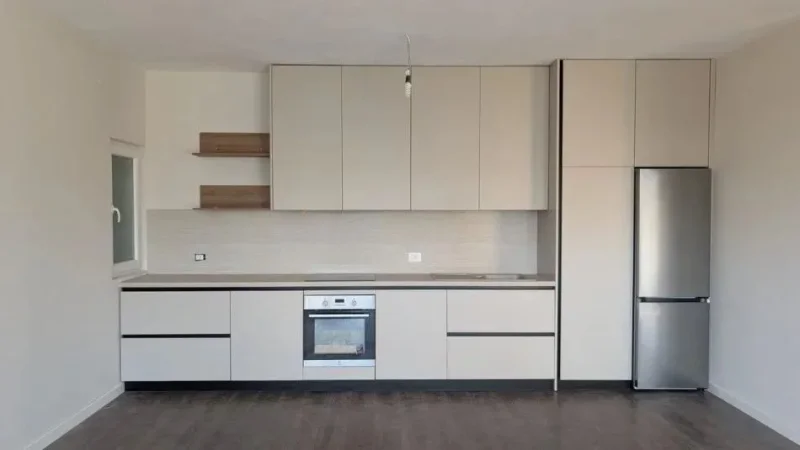 Tirane, jepet me qera apartament 2+1 Kati 2, 125 m² 600 € (BULEVARDI I RI)