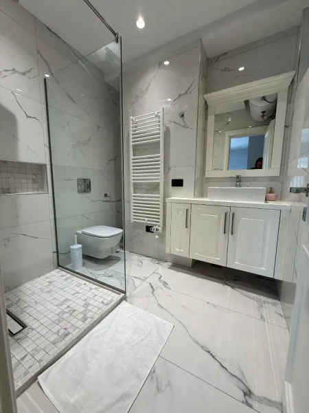 Tirane, jepet me qera apartament 2+1 Kati 3, 110 m² 1.000 € (Kopeshti Botanik)