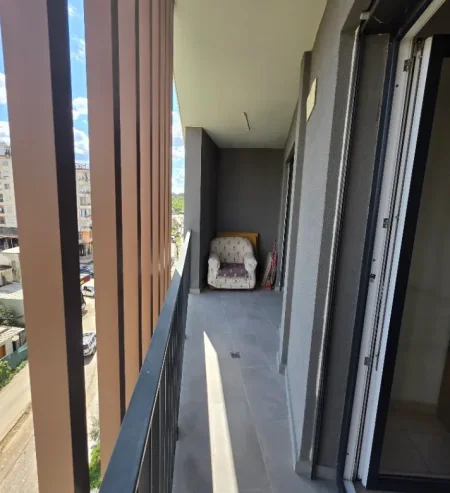 Tirane, jepet me qera apartament 2+1 Kati 3, 92 m² 500 € (Astir)