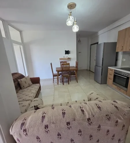 Tirane, jepet me qera apartament 2+1 Kati 3, 92 m² 500 € (Astir)