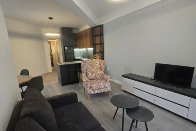 Tirane, jepet me qera apartament 1+1+Ballkon Kati 3, 75 m² 450 € (Astir,)