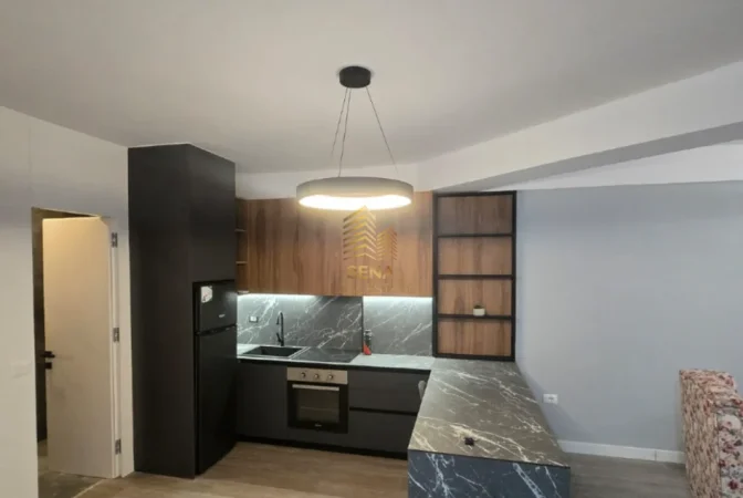 Tirane, jepet me qera apartament 1+1+Ballkon Kati 3, 75 m² 450 € (Astir,)