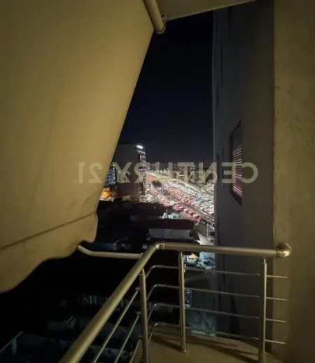 Tirane, jepet me qera apartament 1+1 Kati 5, 74 m² 