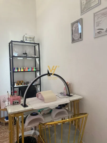 Tirane, jepet me qera ambjent biznesi Kati 0, 15 m² 150 € (ASTIR)