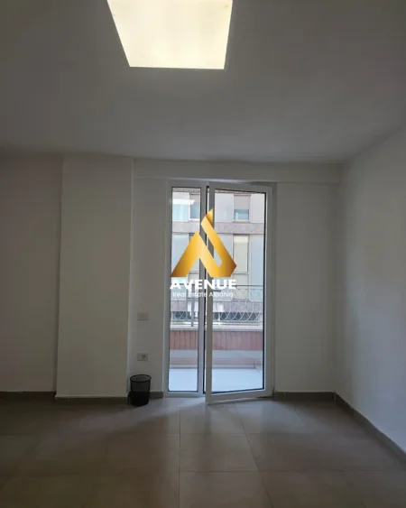 Tirane, jepet me qera apartament Kati 2, 74 m² 1.250 € (rruga papa gjon pali 2)