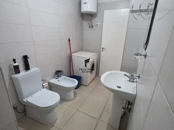 Tirane, jepet me qera apartament 2+1+Ballkon Kati 3, 70 m² 500 € (ASTIR)